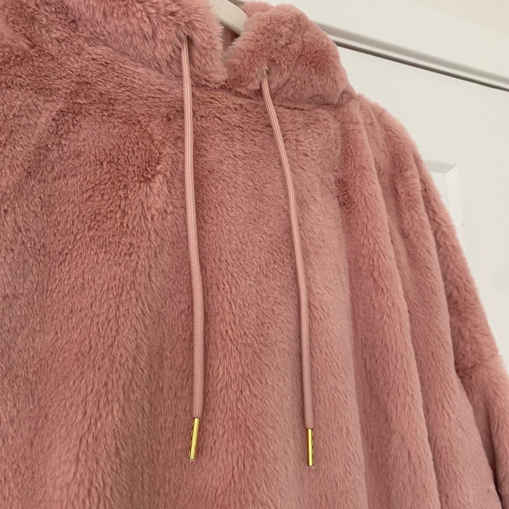 Express pink faux fur hoodie - Picture 2 of 7